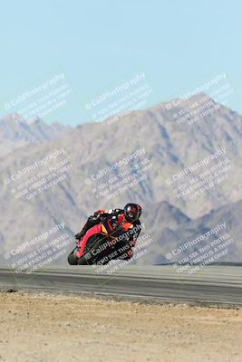 media/Dec-01-2025-Moto Forza (Mon) [[2daa91e15f]]/2-Intermediate Group/Session 4 Turn 9/